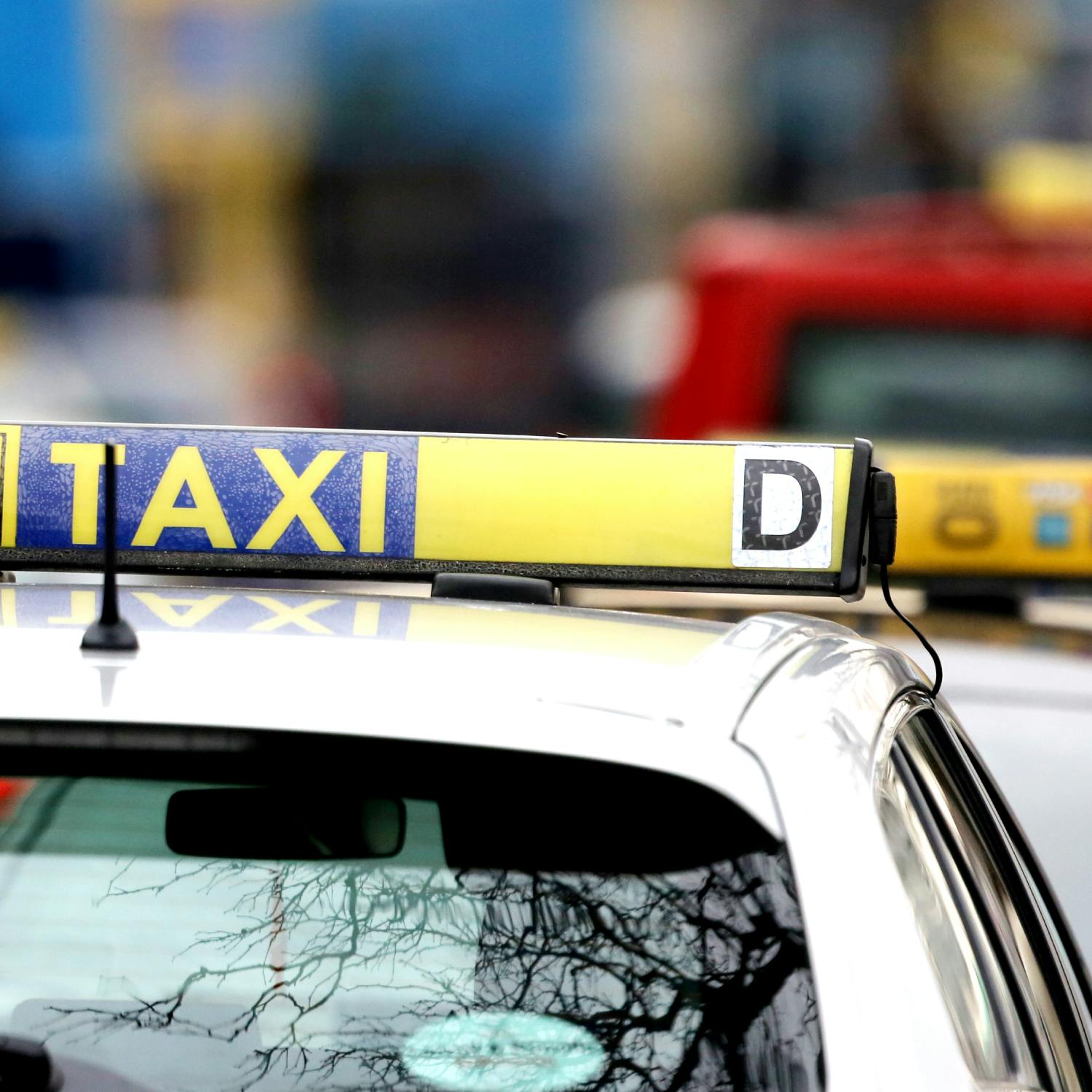 Taxi plate expires after husband’s death - listener experience