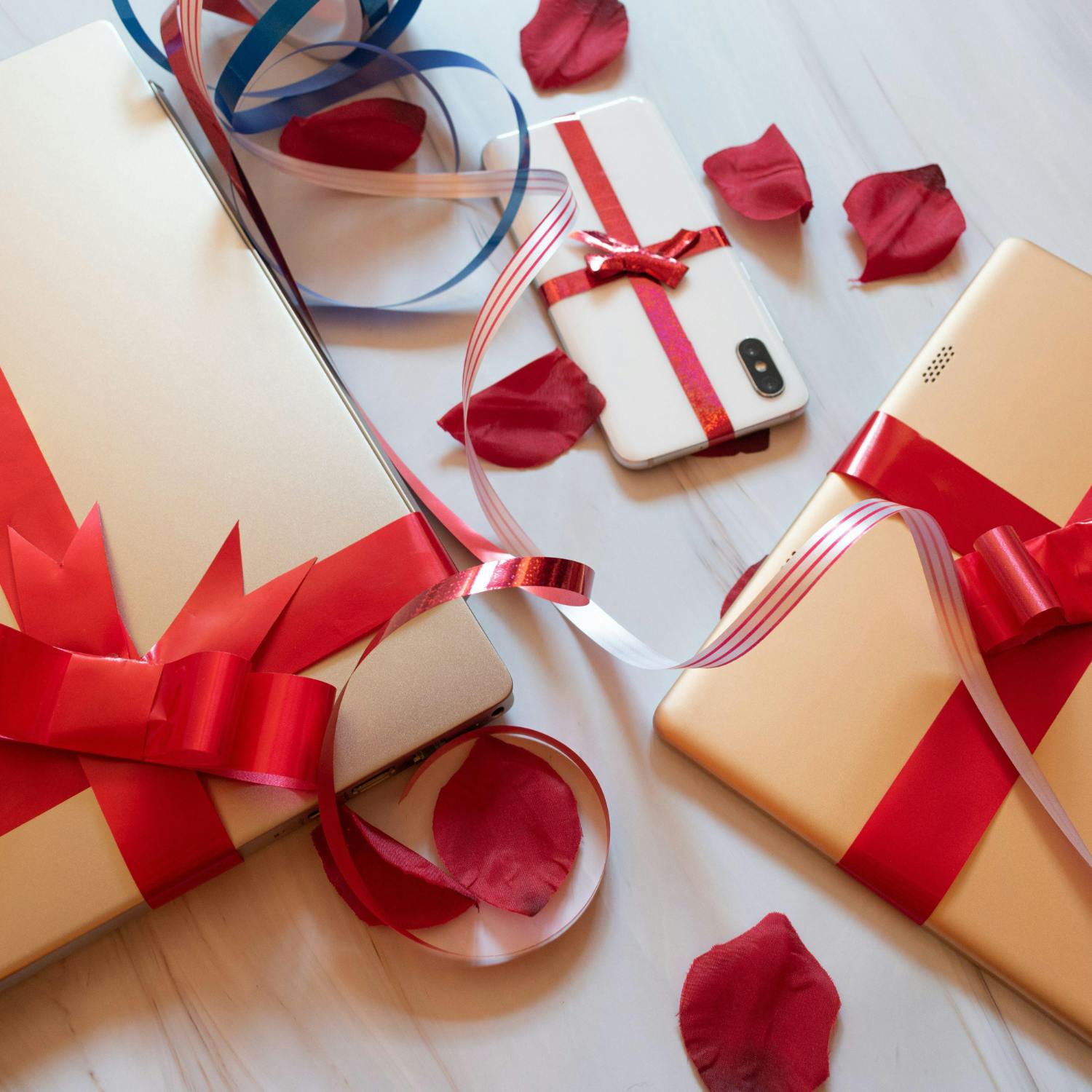 Five tech tips for a stress free festive period