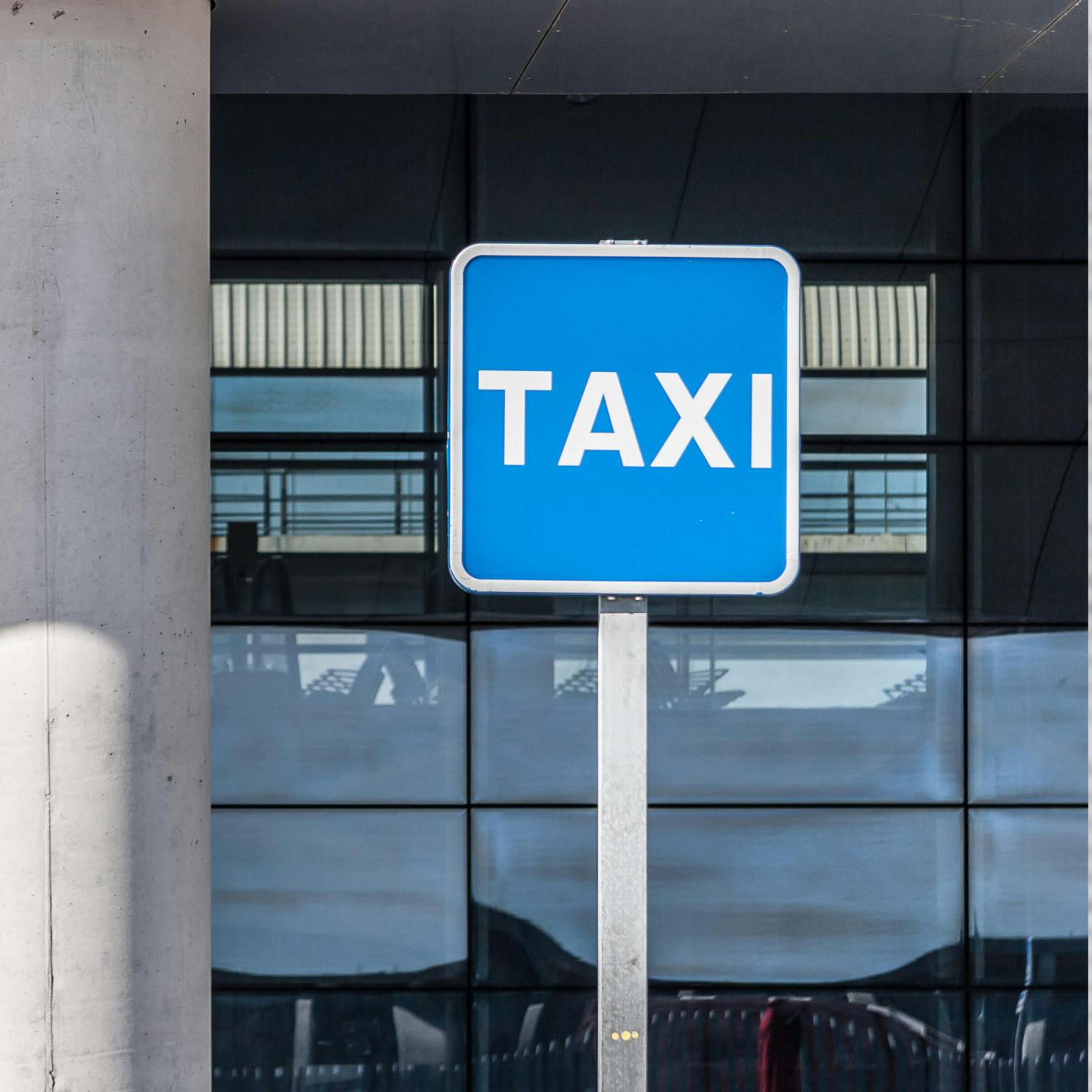 Taxi drivers raise safety concerns Taxi drivers raise safety concerns