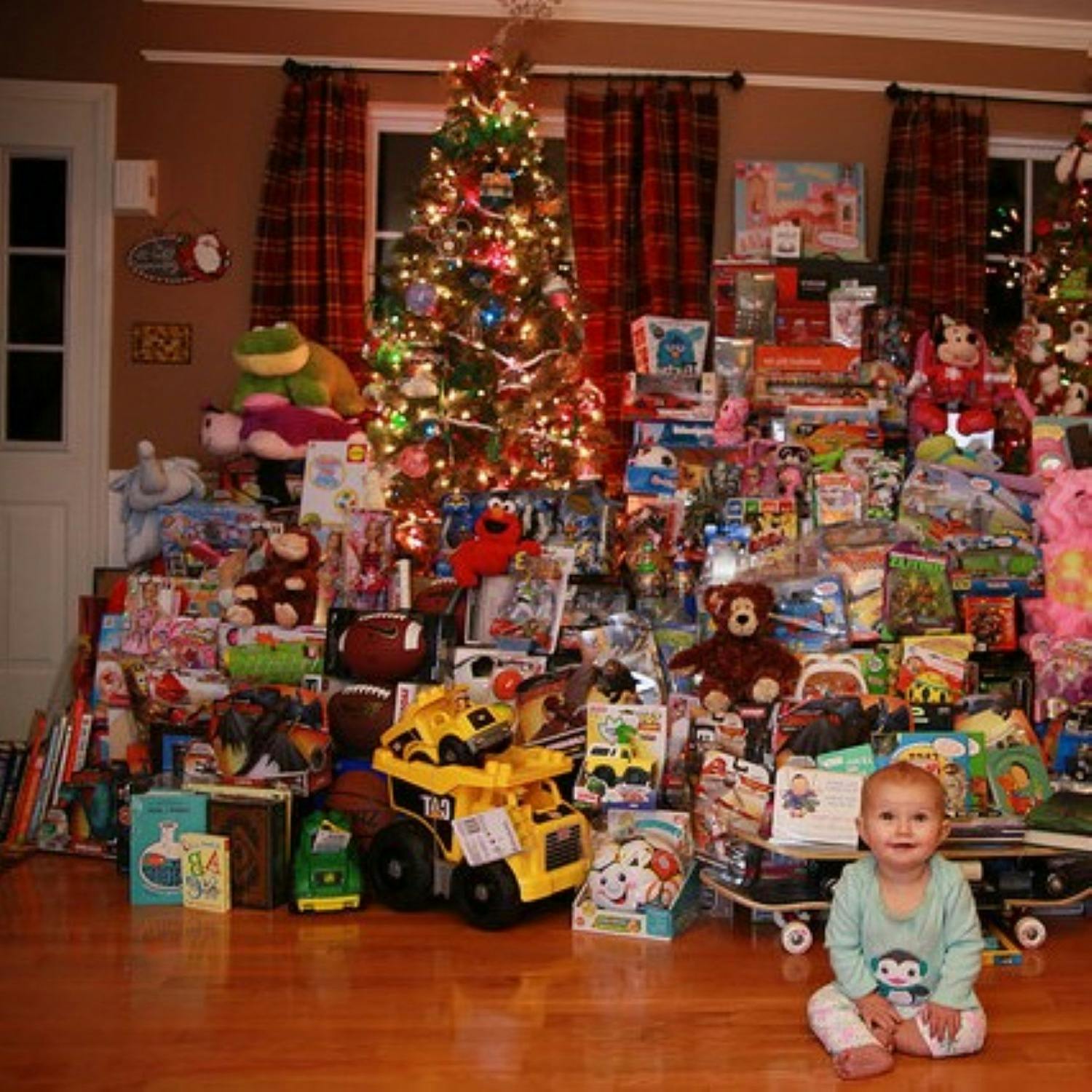 Parents Warned: "Stop Spoiling Your Kids At Xmas.. It's Disgusting"