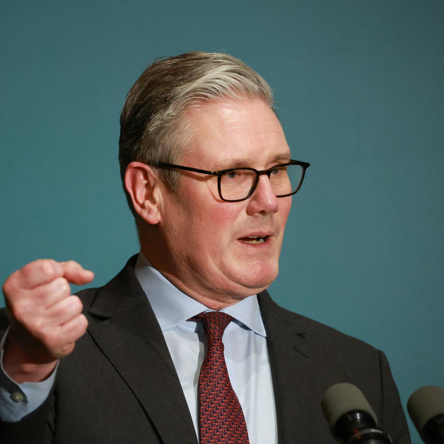 Will Keir Starmer be forced to resign?