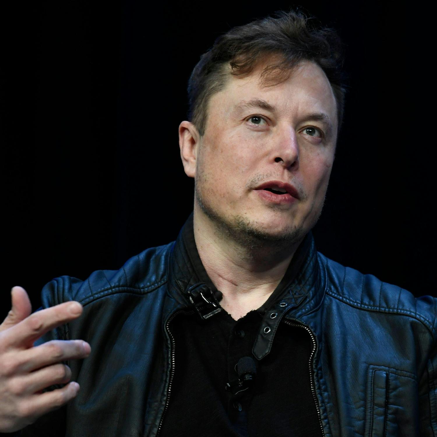 Tech: Elon Musk’s new AI chatbot