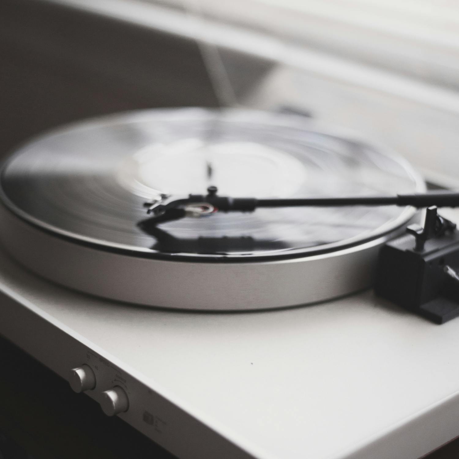 Gen Z woman ditches smartphone for an analogue life Gen Z woman ditches smartphone for an analogue life