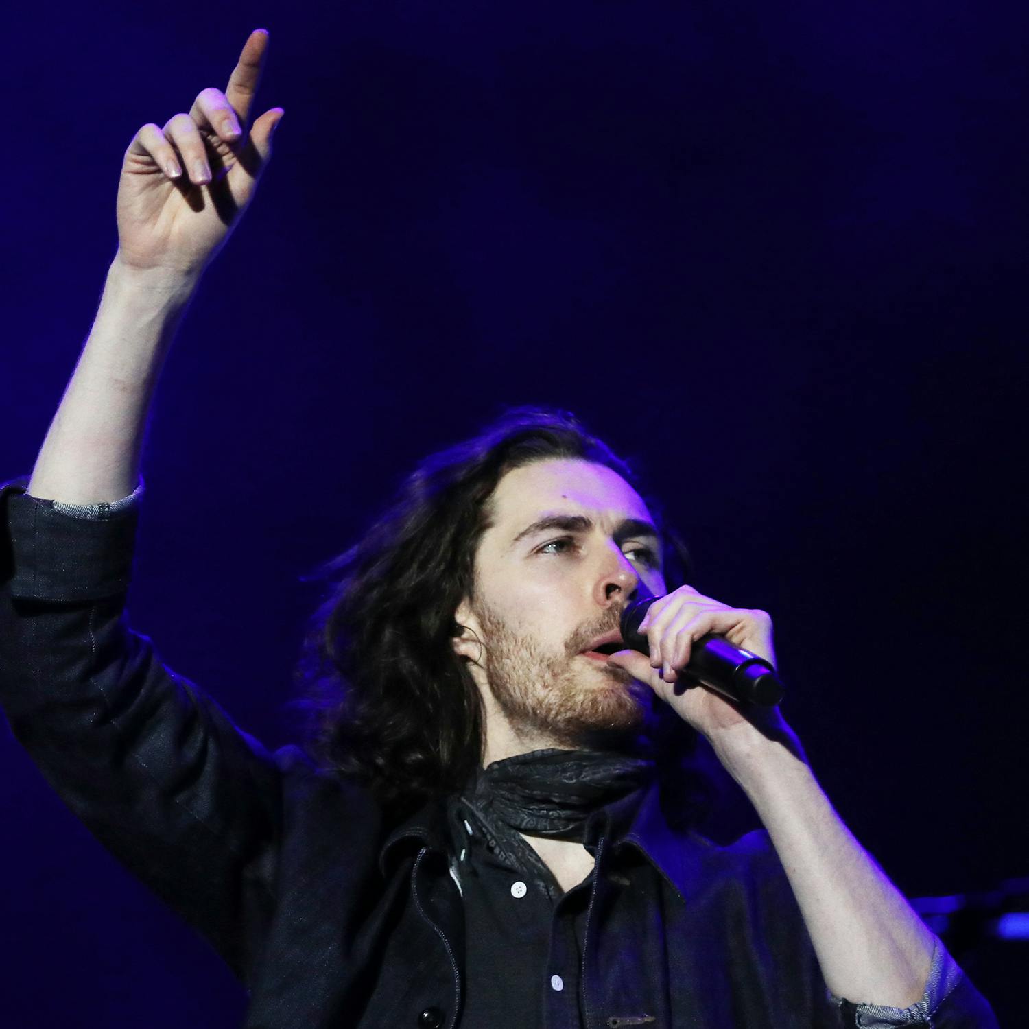 Hozier gets a number 1 hit in America!