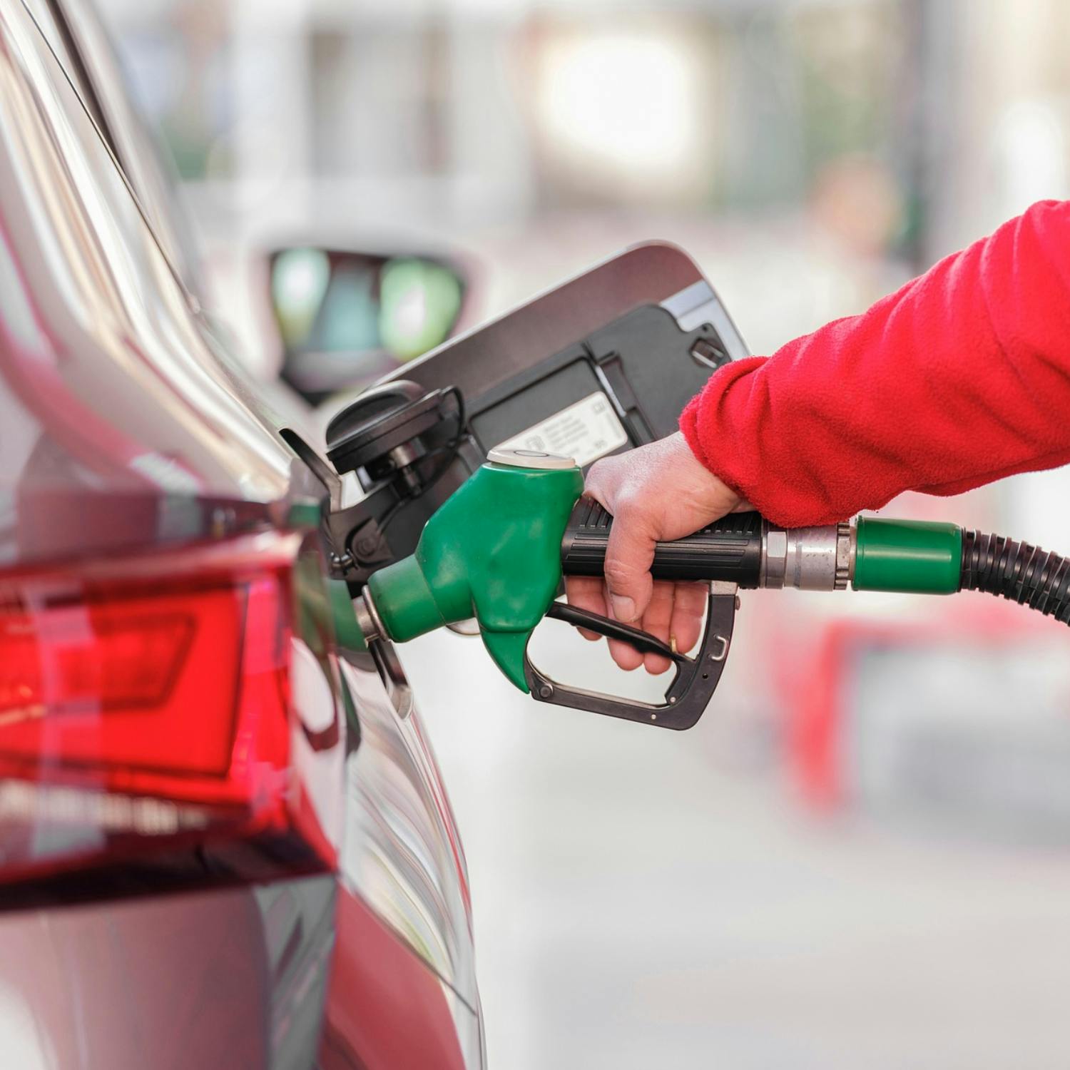 How will conflict in the Middle East affect petrol prices?