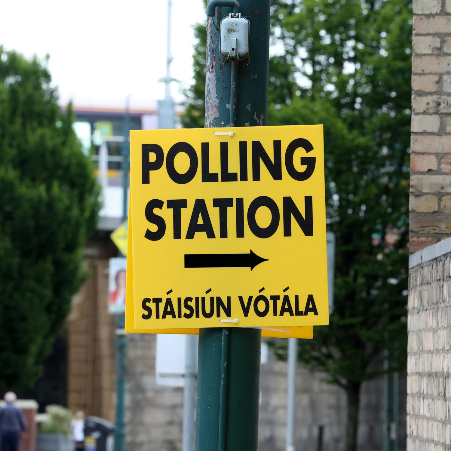 Should the voting age be 16? Should the voting age be 16?