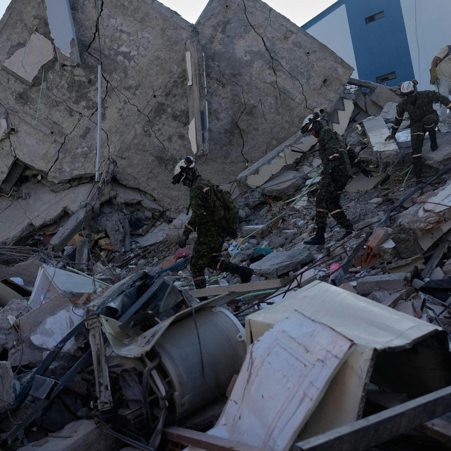 Colombia earthquake devastation - latest updates