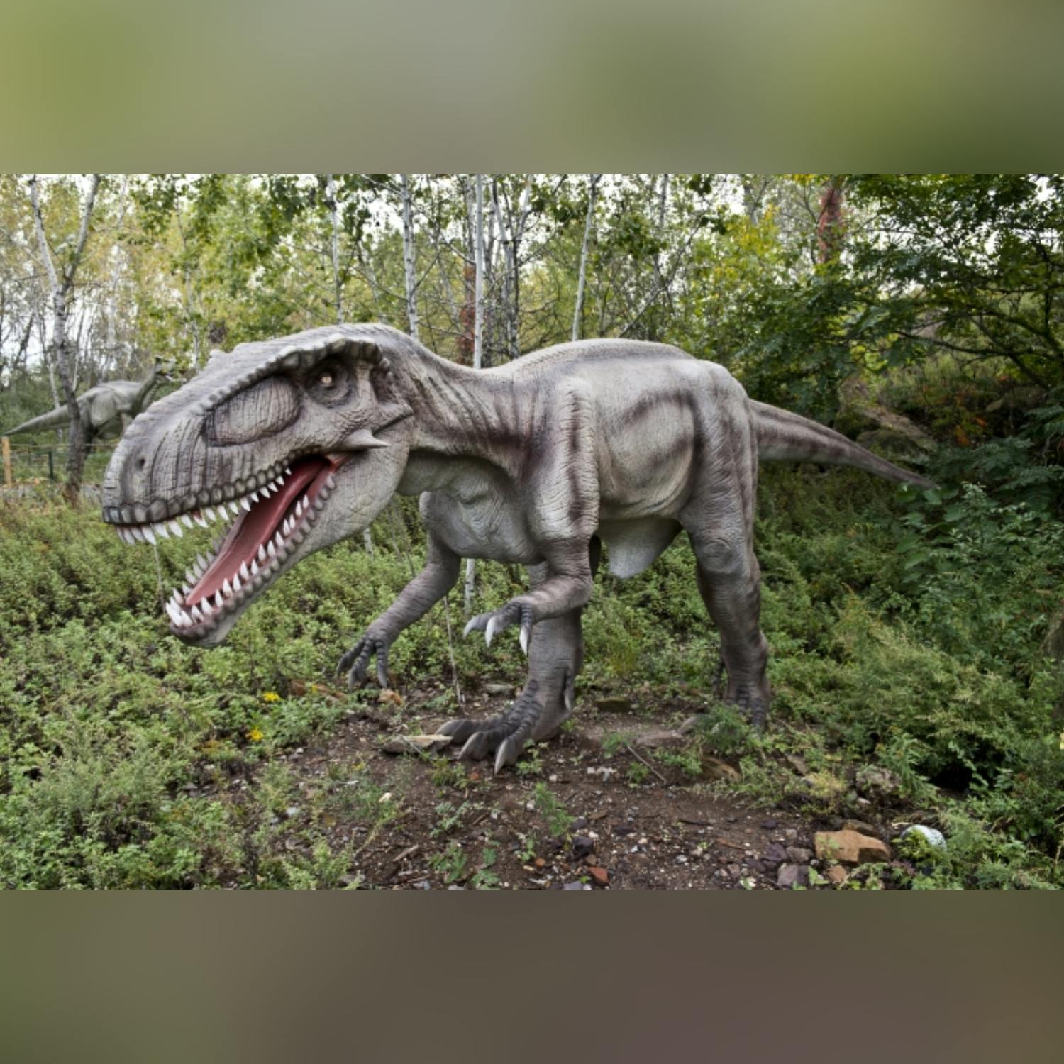 Life-sized dinosaur animatronics on sale in New Jersey episode artwork