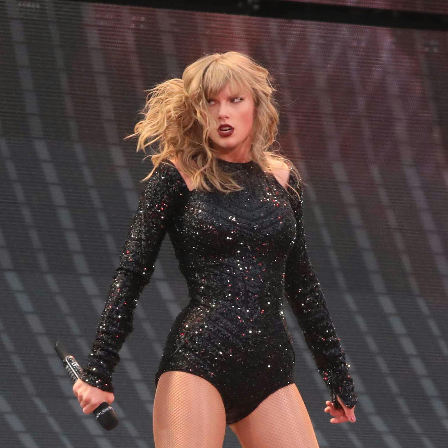 So You Think You’re an Adult: My boyfriend wants me to roleplay as Taylor Swift episode artwork
