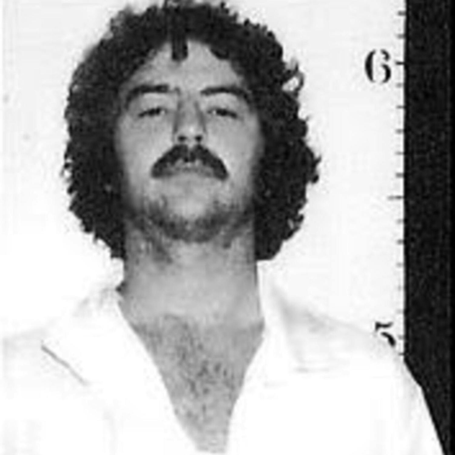 cover of episode 32 - Ron Williamson, Wrongful Convictions & Murders in Ada (Part 1)