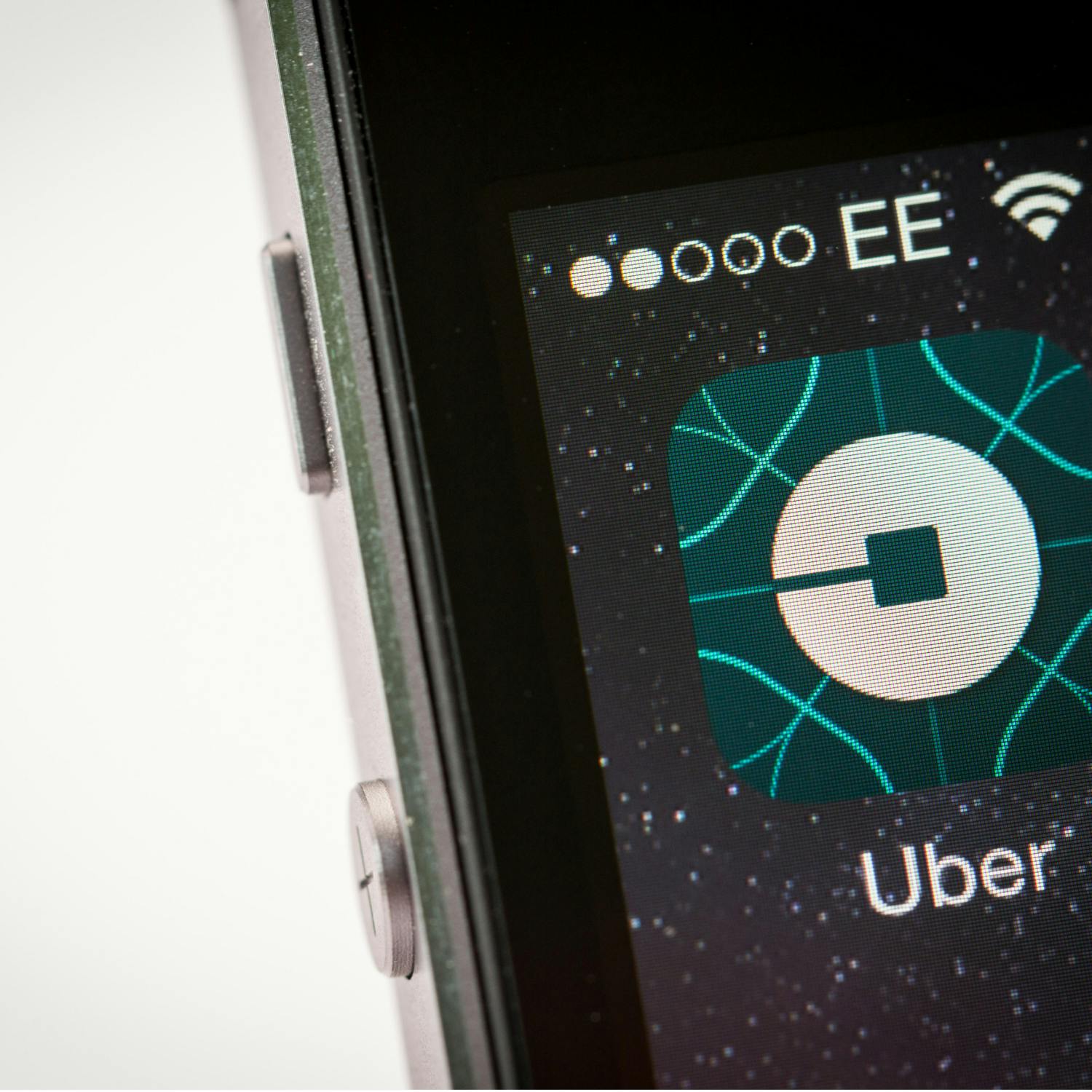 Should Ireland Allow Services Like Uber and Lyft To Deal With Taxi Shortage?