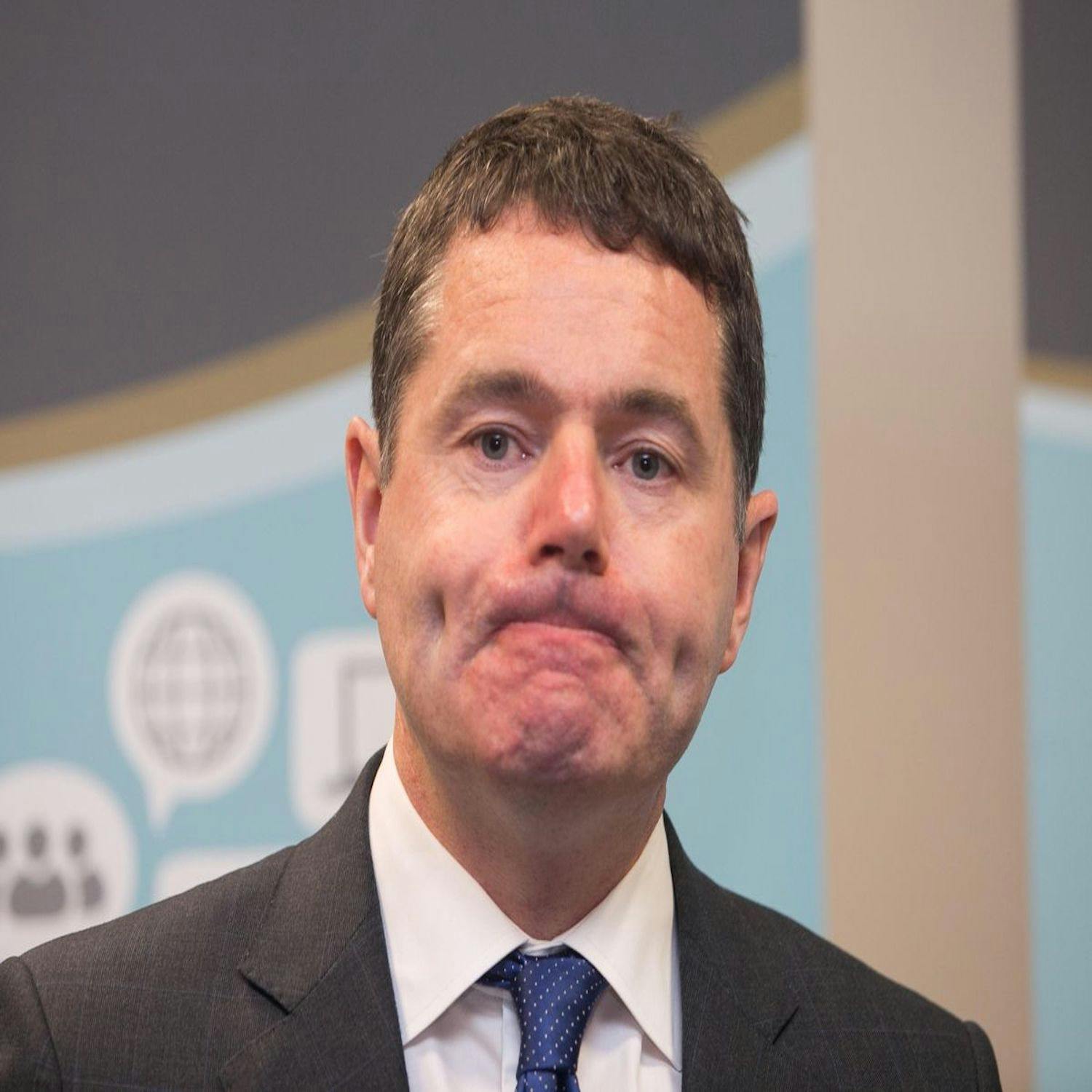 cover of episode Donohoe's 'experience would be wasted should he be removed' - Shane Ross