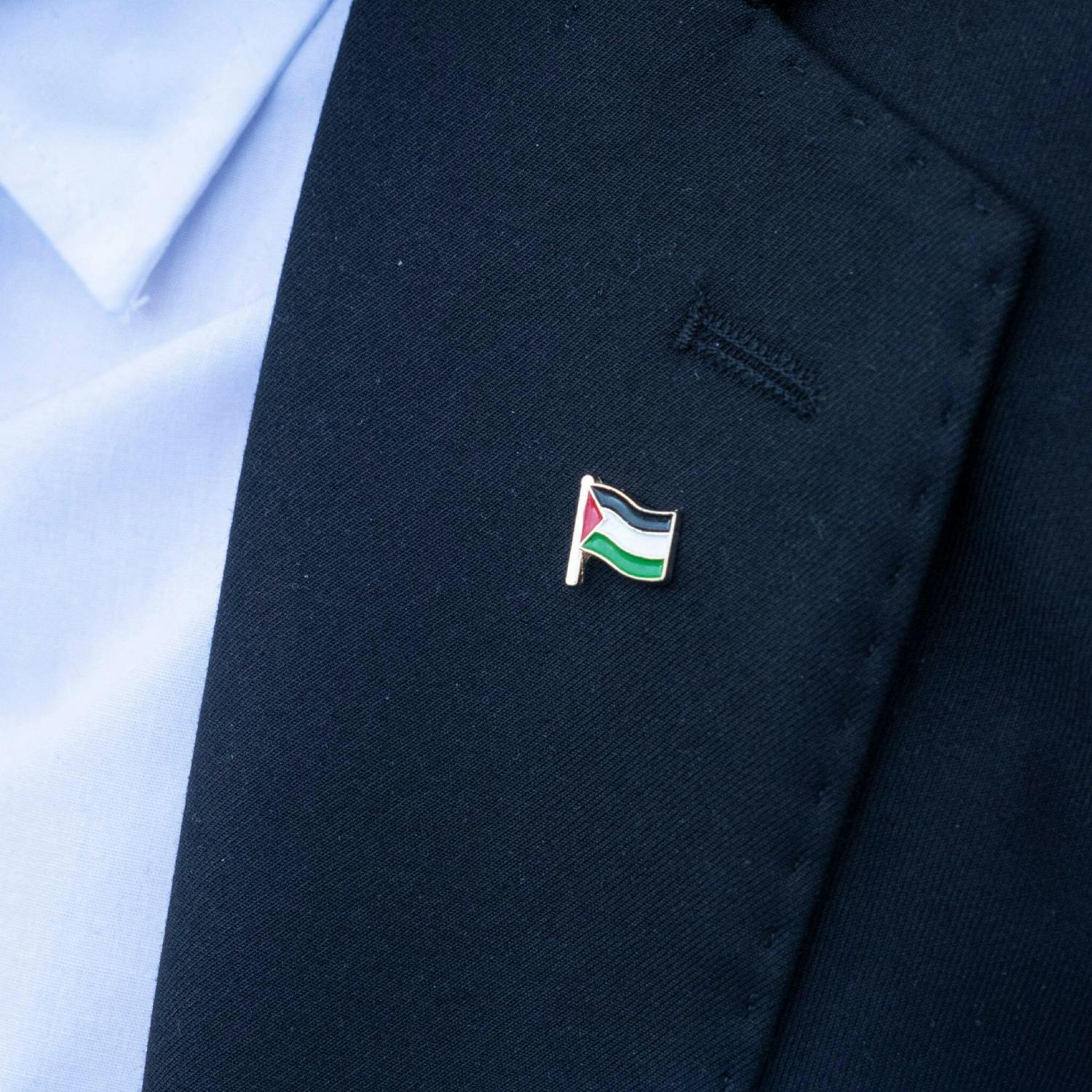 Making political statements with clothing - when is it not okay?