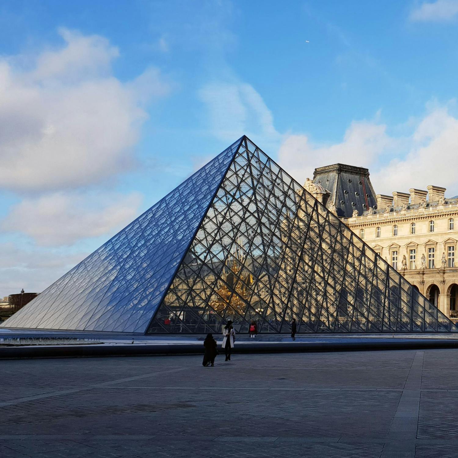 The latest on the Louvre heist - and the most famous ones in history