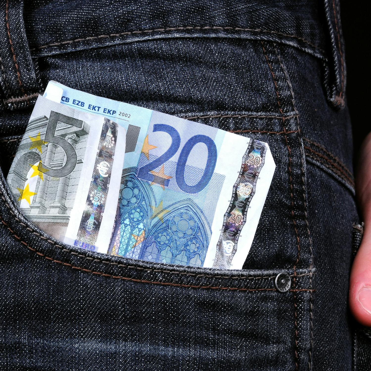 When should you start giving your child pocket money? episode artwork