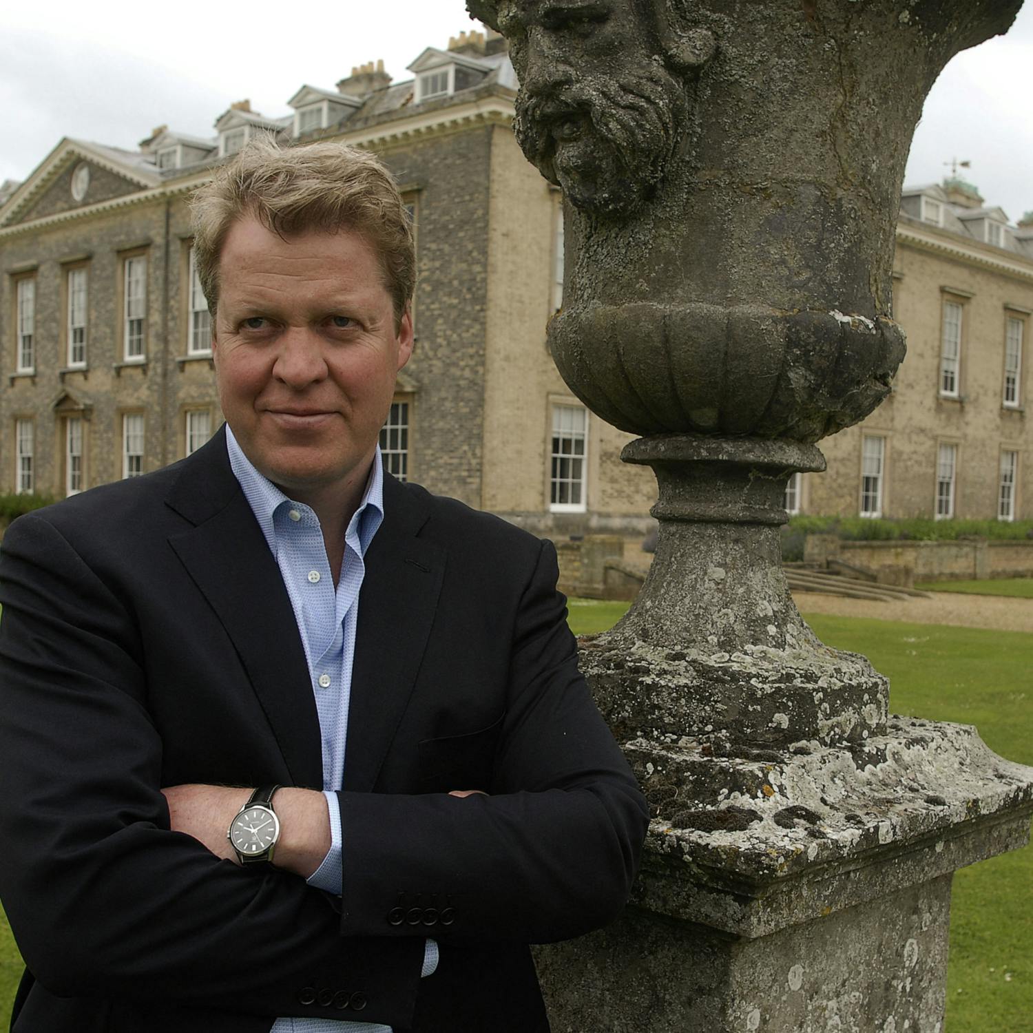Buckingham Palace hits back at claims by Earl Spencer