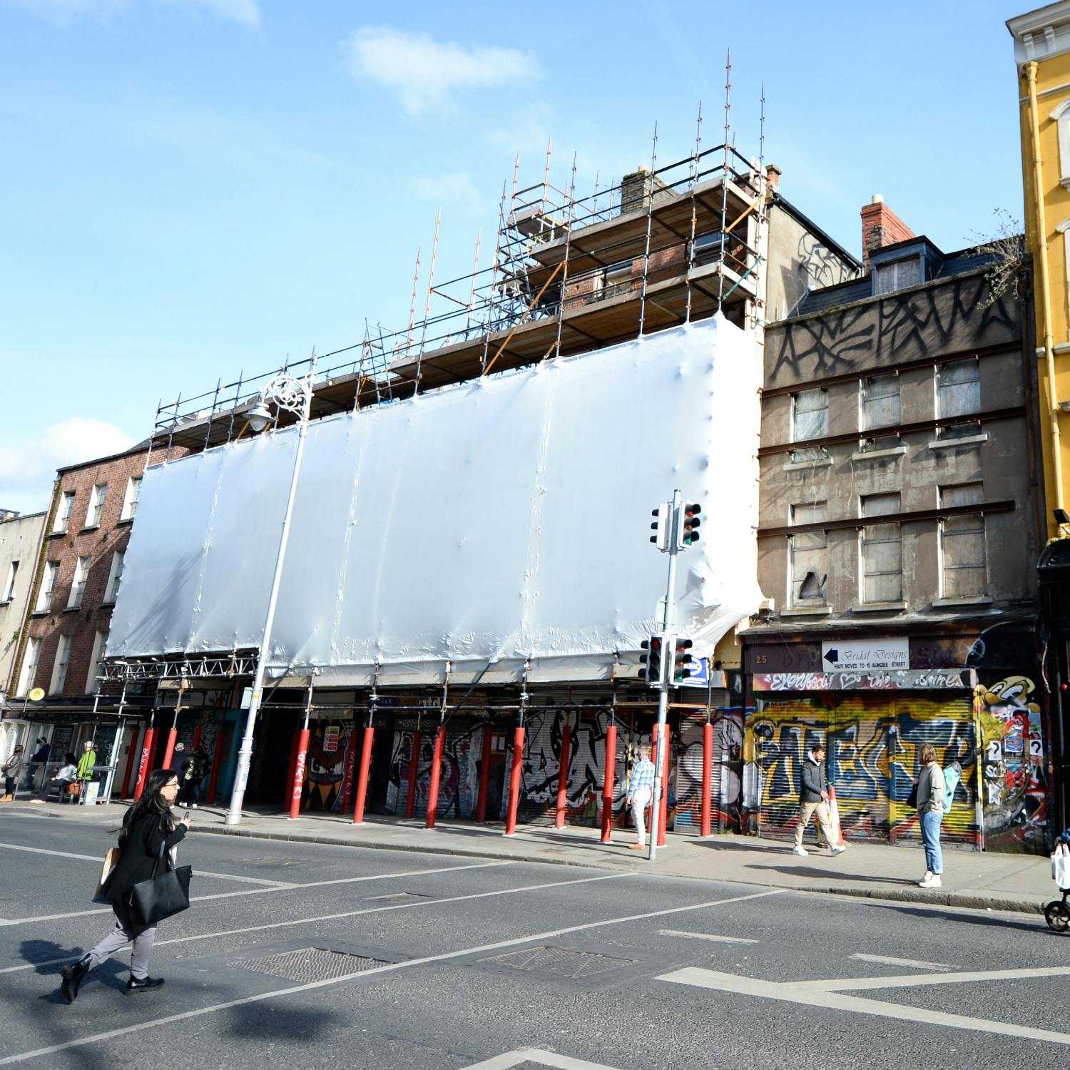 Should vacant retail units be turned into public toilets?