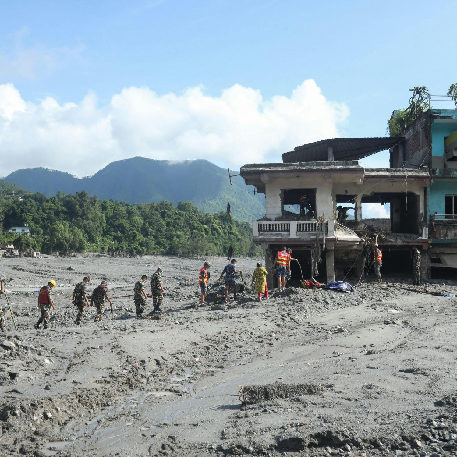 Nepal death toll rises to 489 amid fears of new flood Image