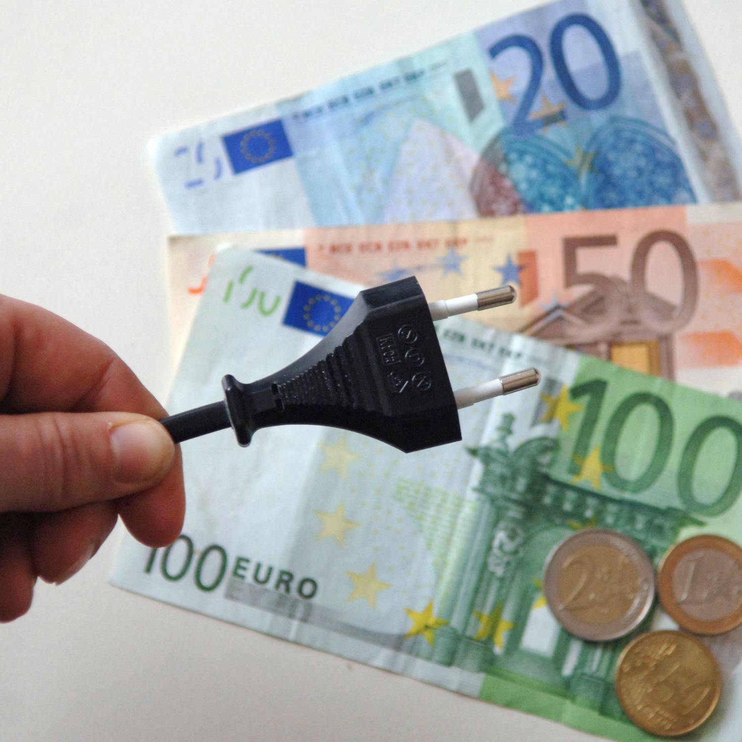 More than 300,000 homes are now in arrears on electricity bills