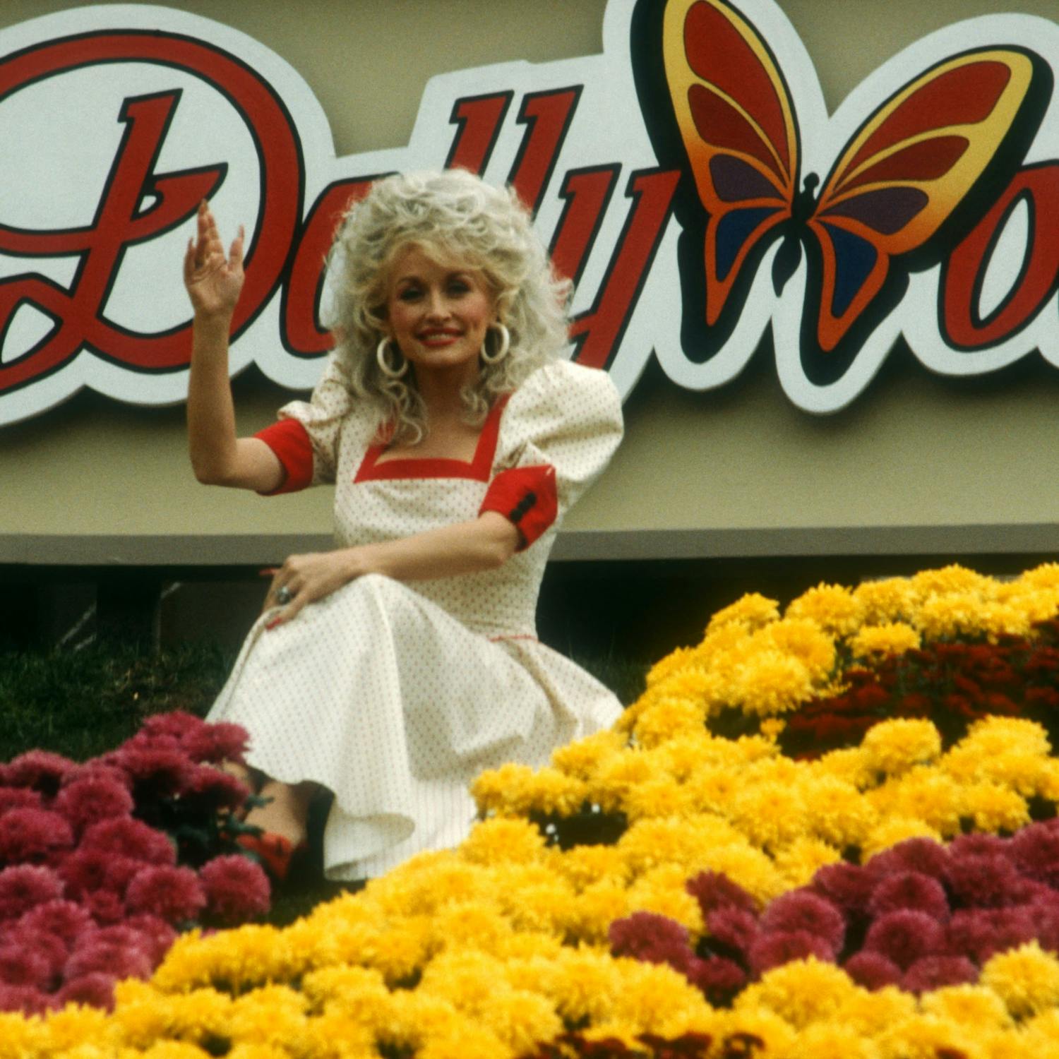 President Of Dollywood Tells Weekend Breakfast Why We All Love Dolly Parton So Much episode artwork