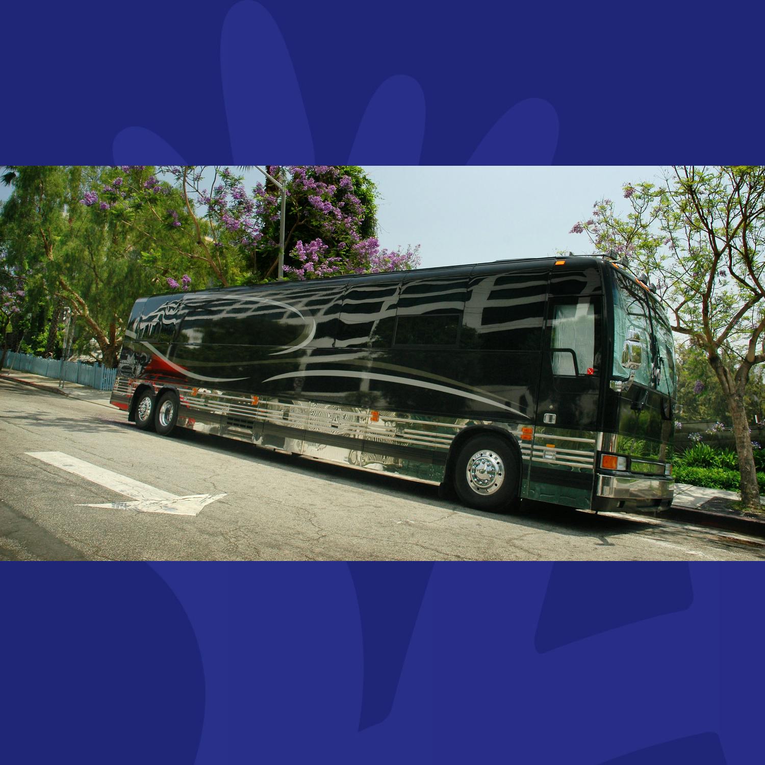 Foil, Arms And Hog's Tour Bus Was Once Used By A Music Icon episode artwork