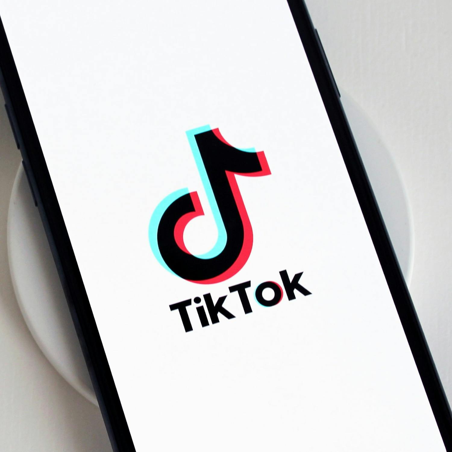 Is TikTok spreading medical myths? episode artwork