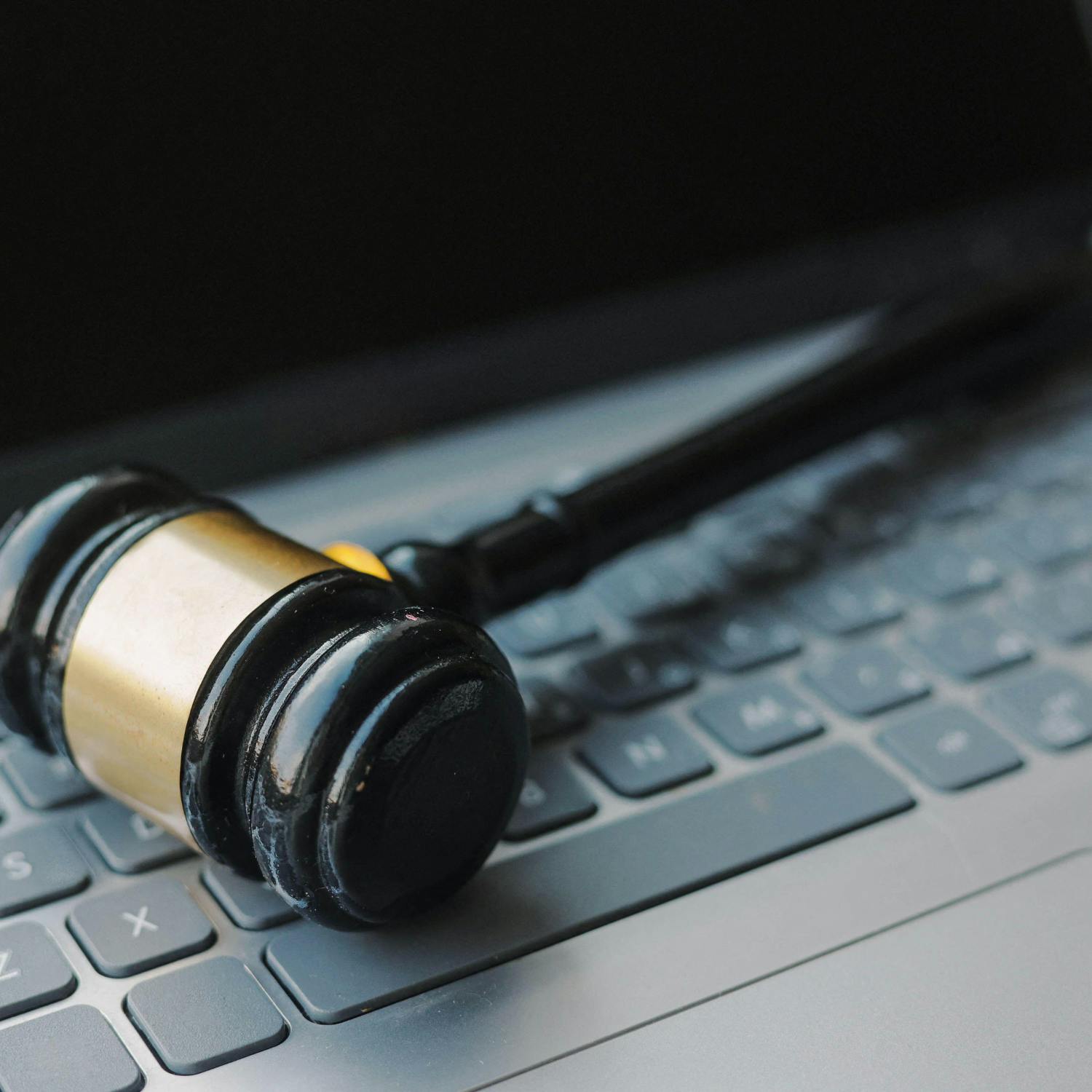 Woman sentenced for breaching anonymity order in Jeffrey Donaldson case