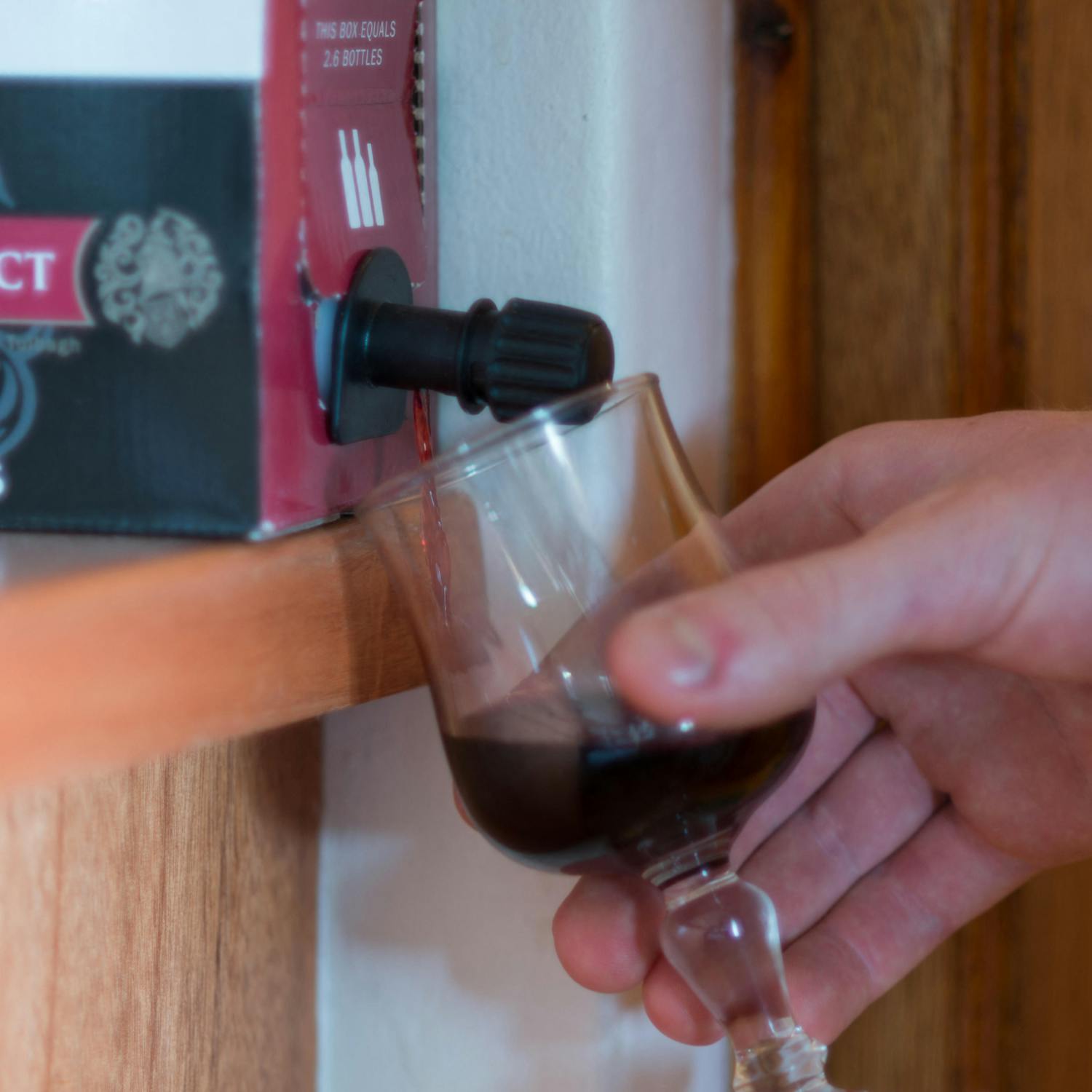 Should we be drinking box wine in the heatwave? episode artwork