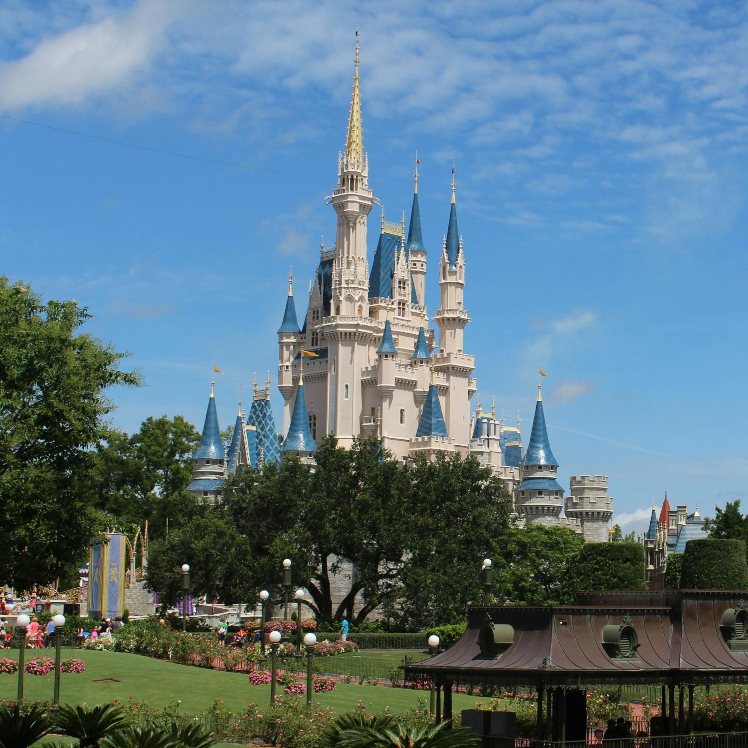 Tuesday Travel: Theme Parks in Orlando episode artwork