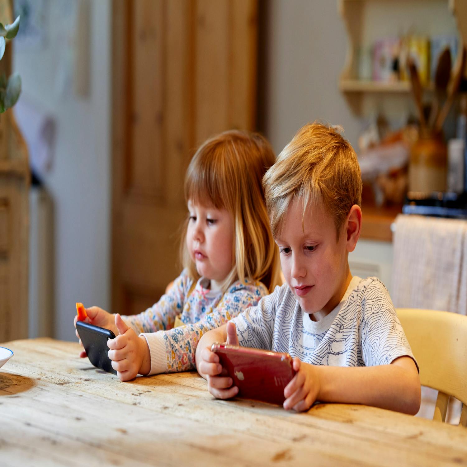 Jess Kelly gives parents advice on increased screentime episode artwork