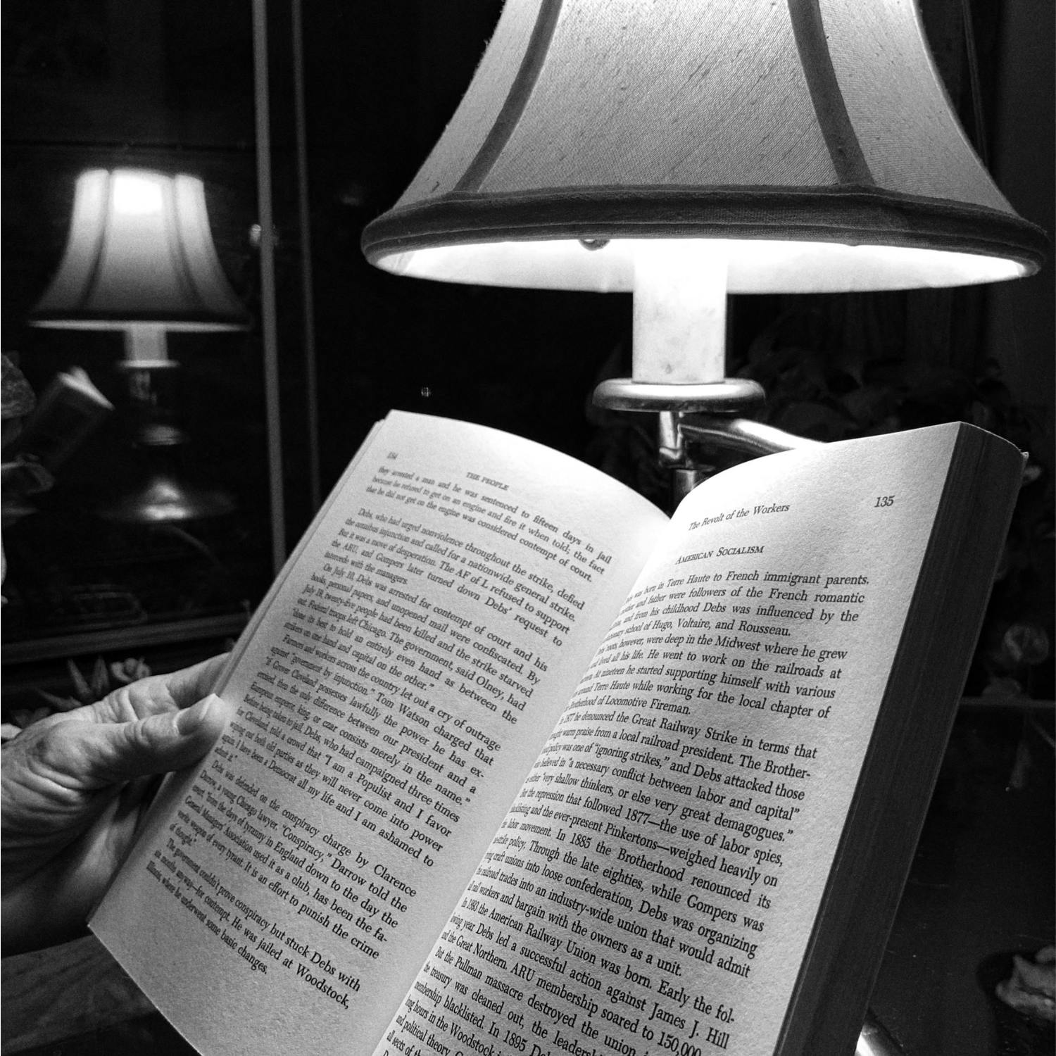 Is there such a thing as a ‘performative reader’?