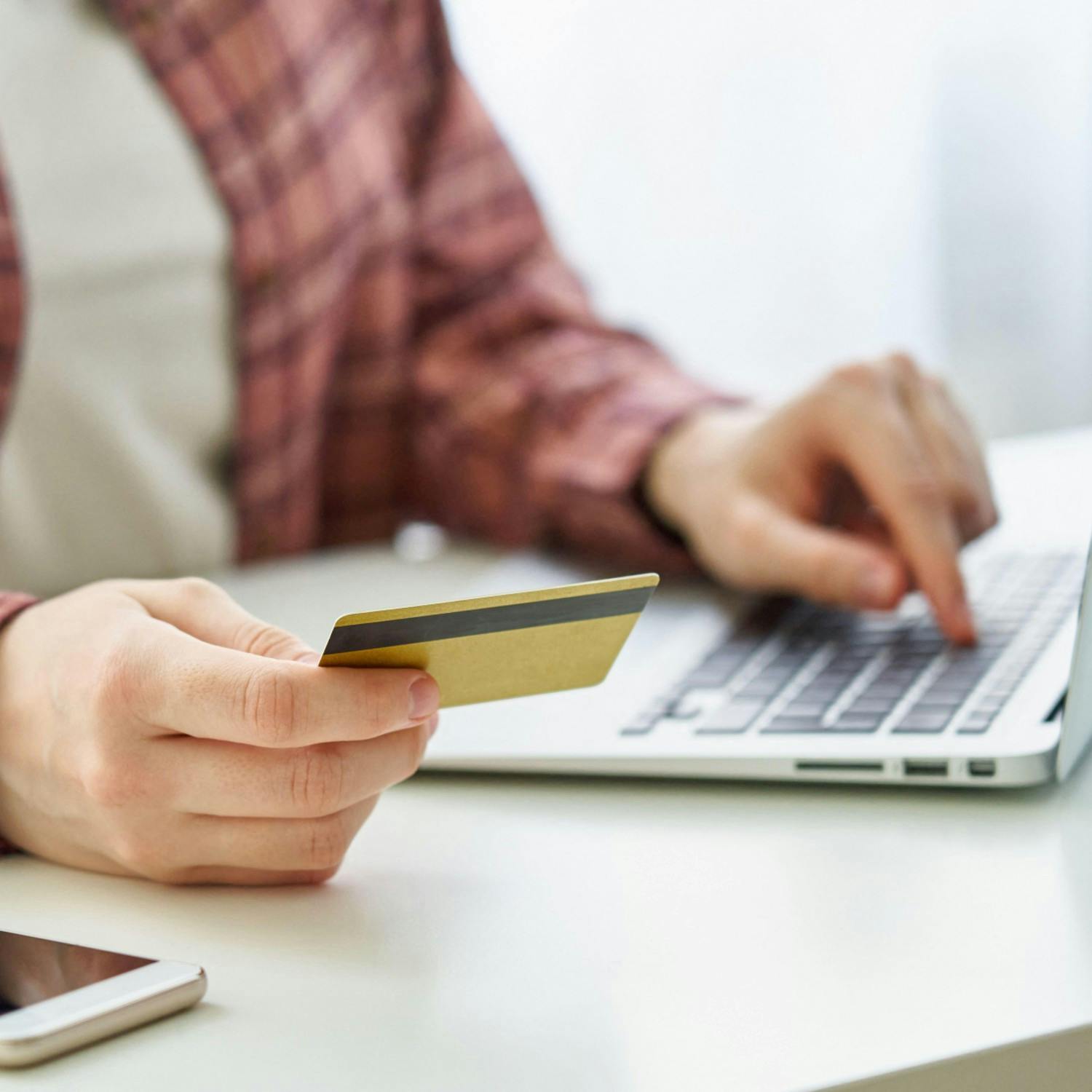 Travel scam warning for holidaymakers