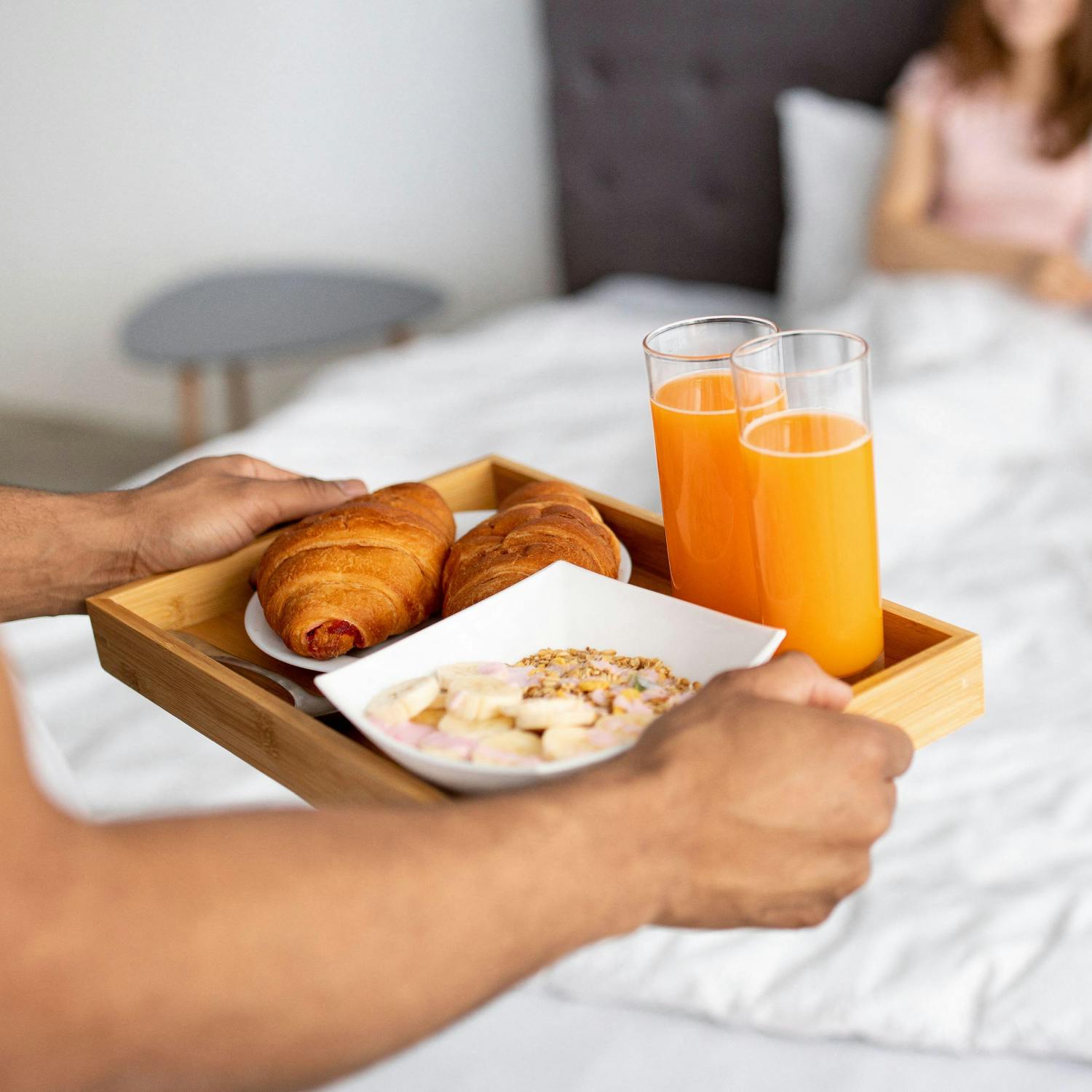 How to do Stuff: Breakfast in bed!