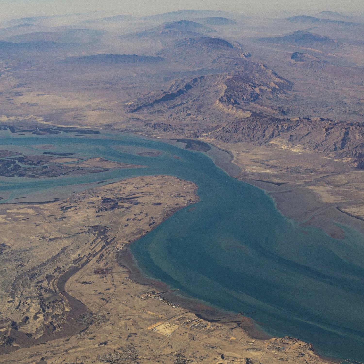 ESRI warns of Irish recession over Strait of Hormuz closure